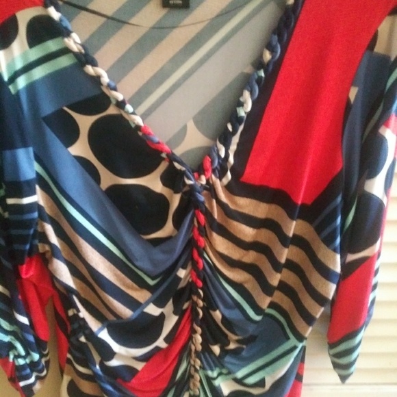 Blouse - Picture 2 of 3